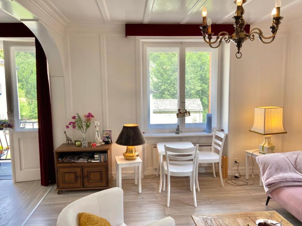 Chasa Sassalbo Bed & Breakfast พอสเชียโว ภายนอก รูปภาพ