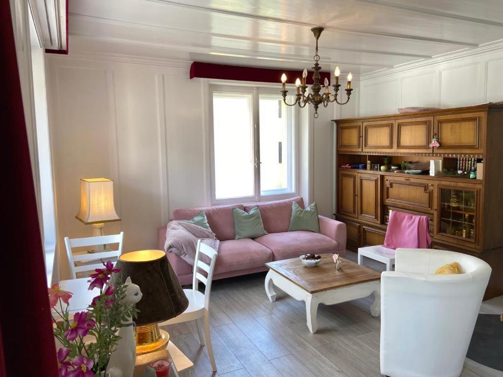 Chasa Sassalbo Bed & Breakfast พอสเชียโว ภายนอก รูปภาพ