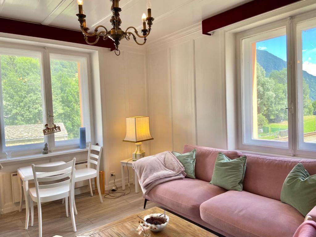 Chasa Sassalbo Bed & Breakfast พอสเชียโว ภายนอก รูปภาพ