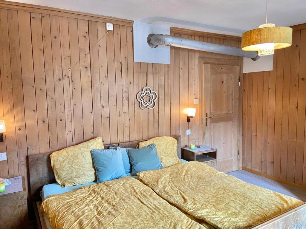 Chasa Sassalbo Bed & Breakfast พอสเชียโว ภายนอก รูปภาพ